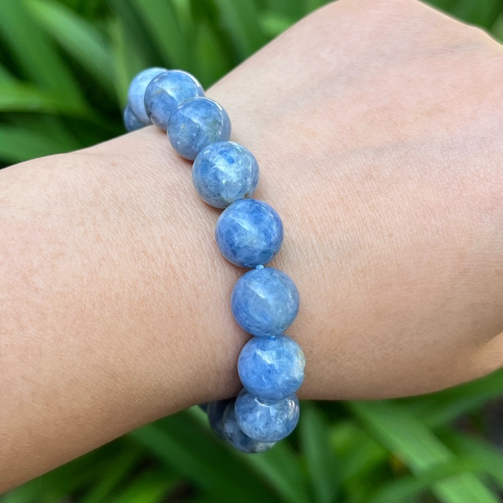 11.5mm stretchable blue kyanite‎ bracelet